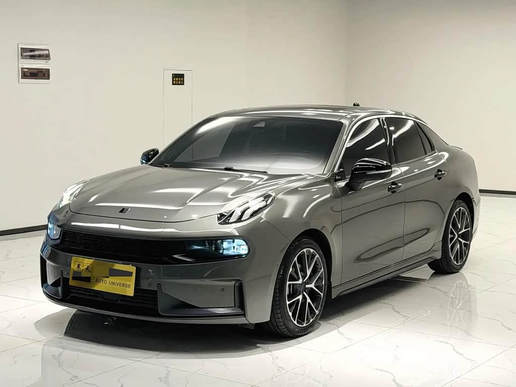 Lynk & Co 03