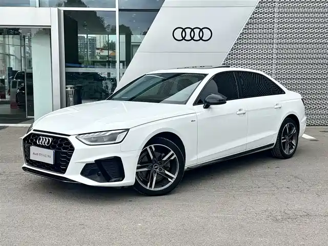 Audi A4L 2022 — купить из Китая под заказ