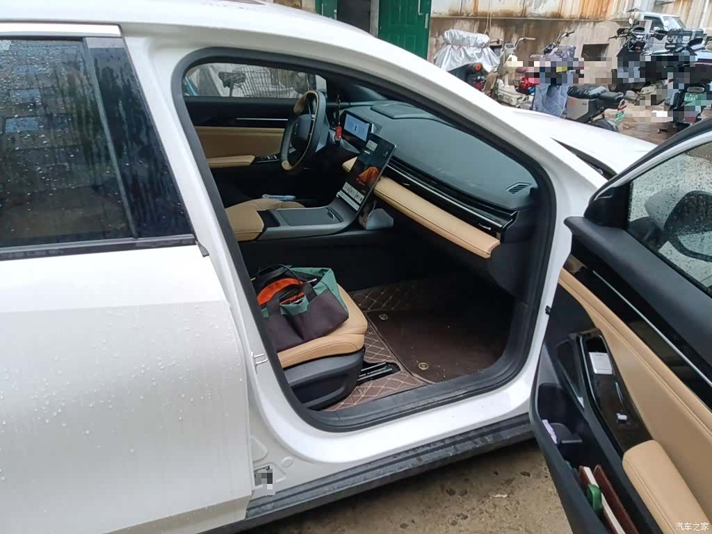 Geely Galaxy L6, 2024 22