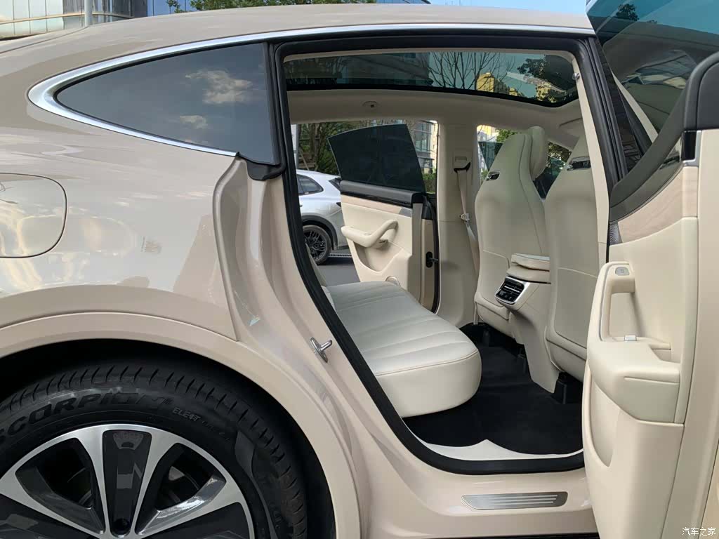 Luxeed R7, 2025 15