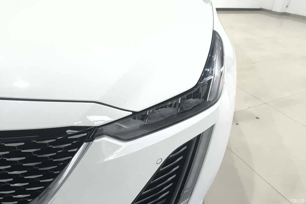 Cadillac CT5, 2022 все фото