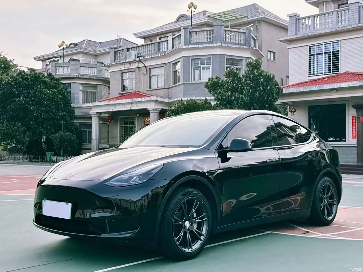 Tesla Model Y, 2024 1