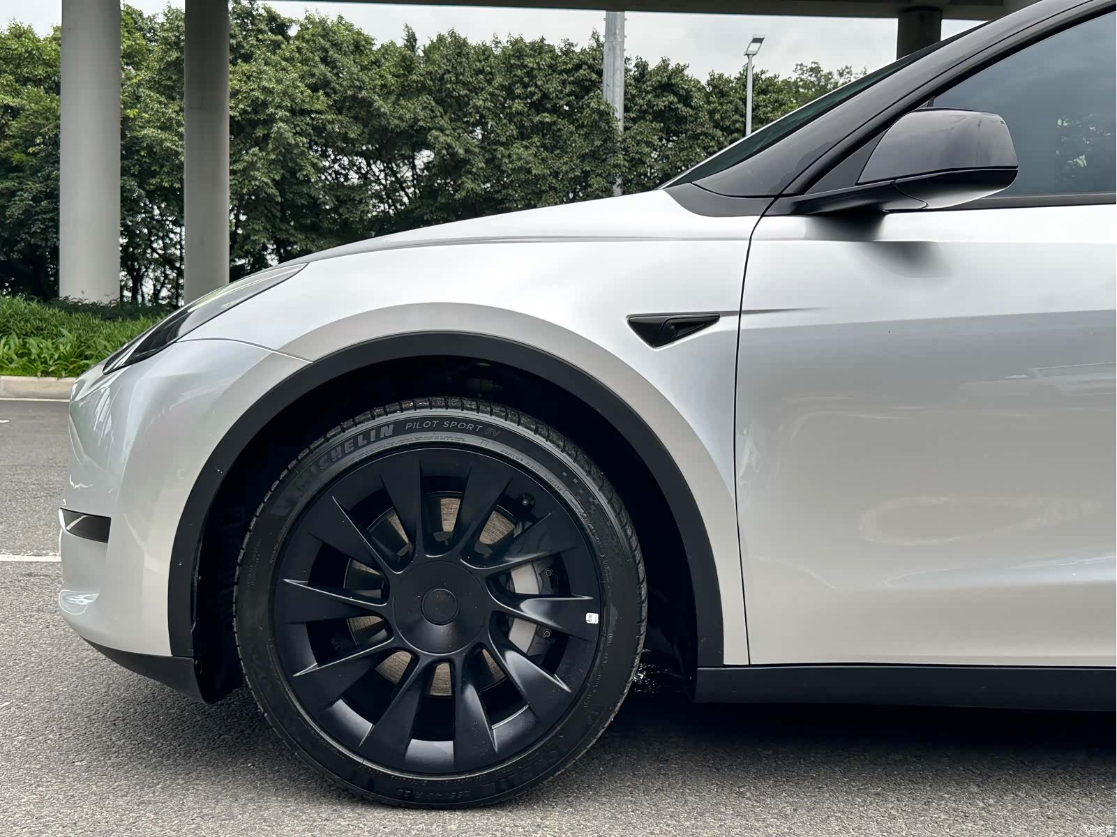 Tesla Model Y, 2023 3