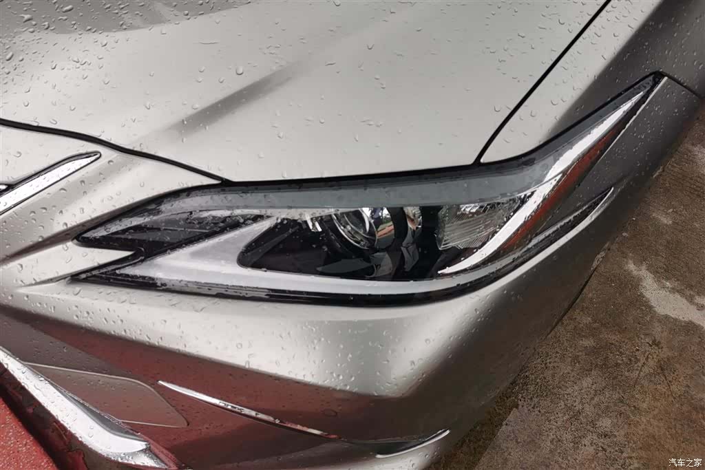 Lexus ES, 2021 все фото