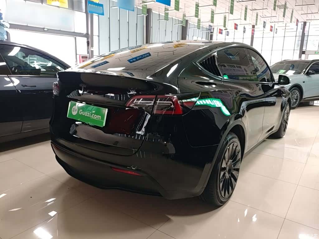 Tesla Model Y, 2023 7
