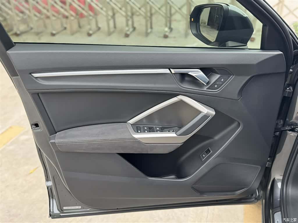 Audi Q3, 2022 13