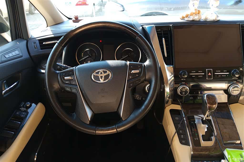 Toyota Vellfire, 2022 15