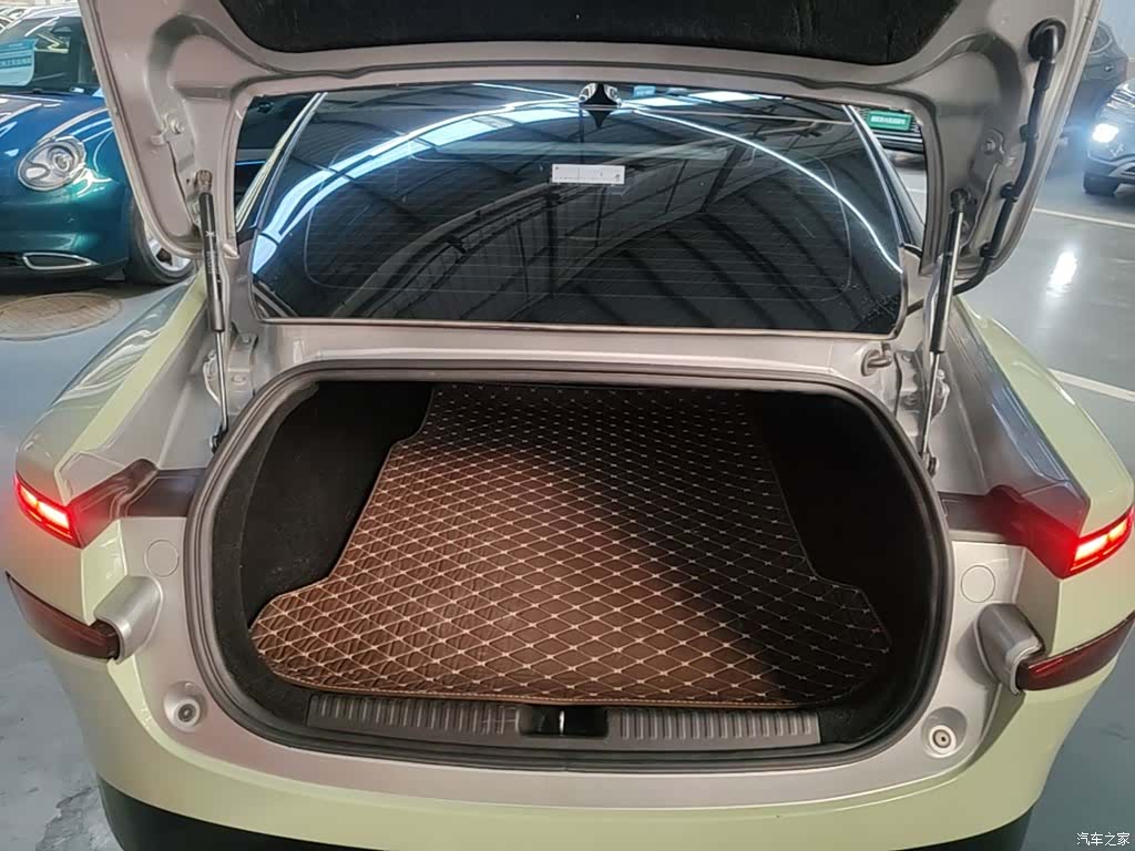 Xpeng P7, 2021 19