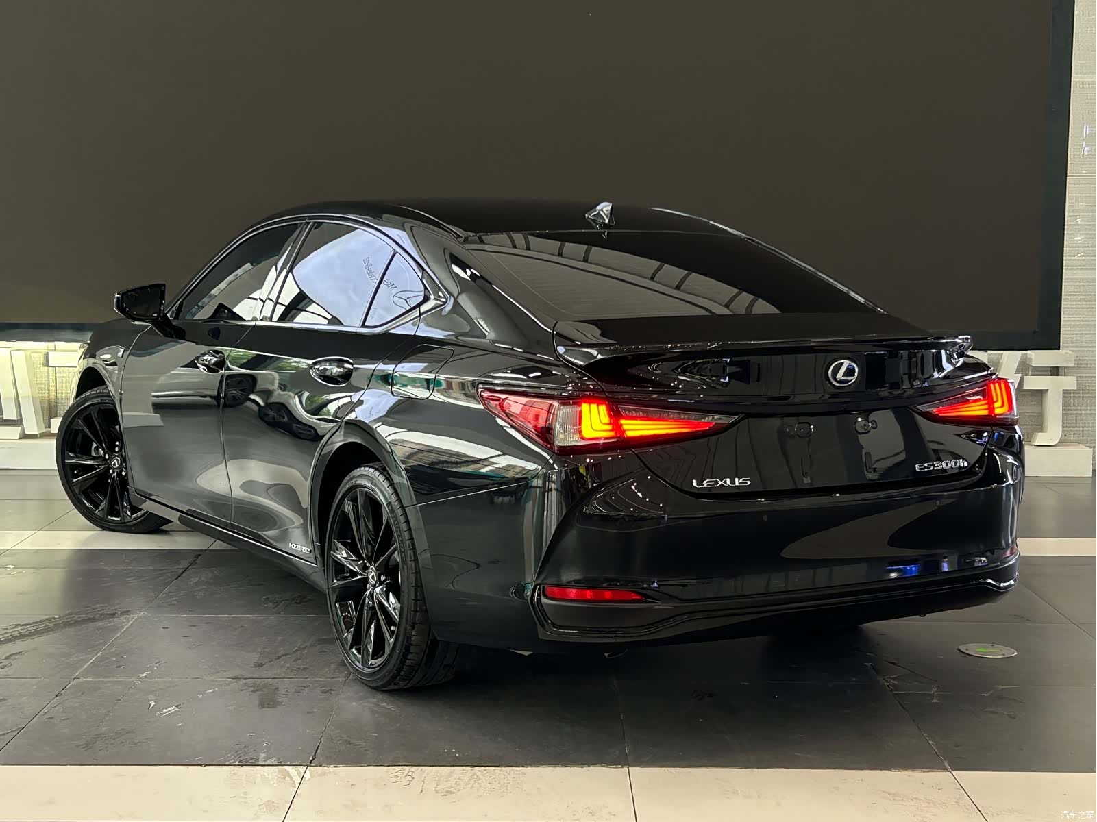 Lexus ES, 2022 9