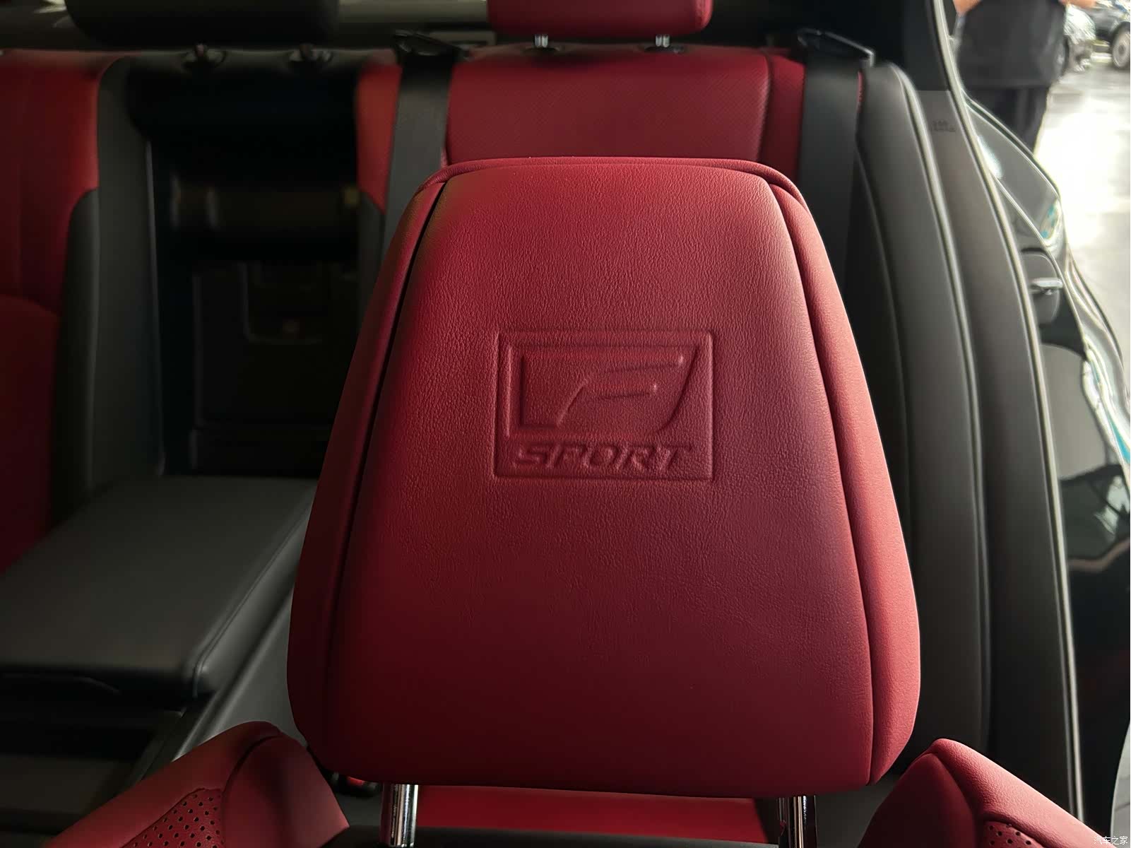 Lexus ES, 2022 13