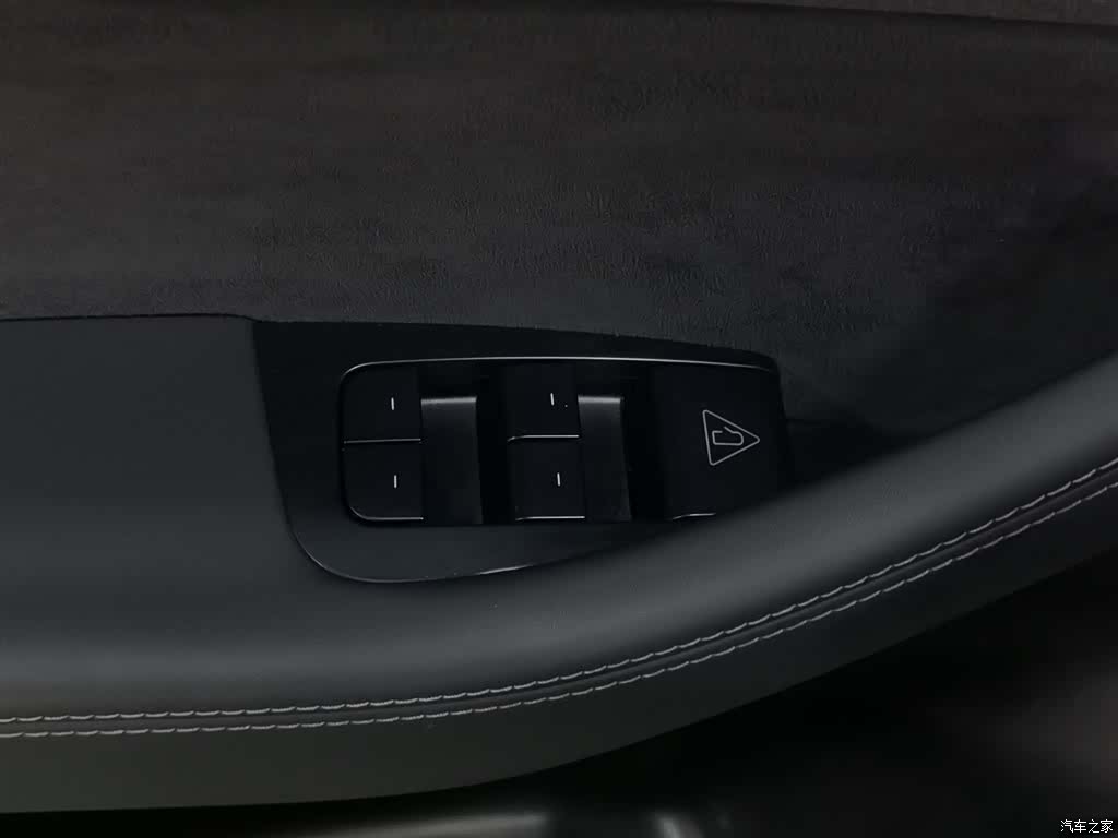 Tesla Model Y, 2025 9