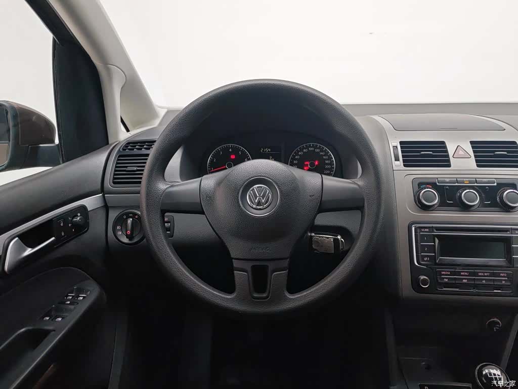 Volkswagen 5, 2014 11