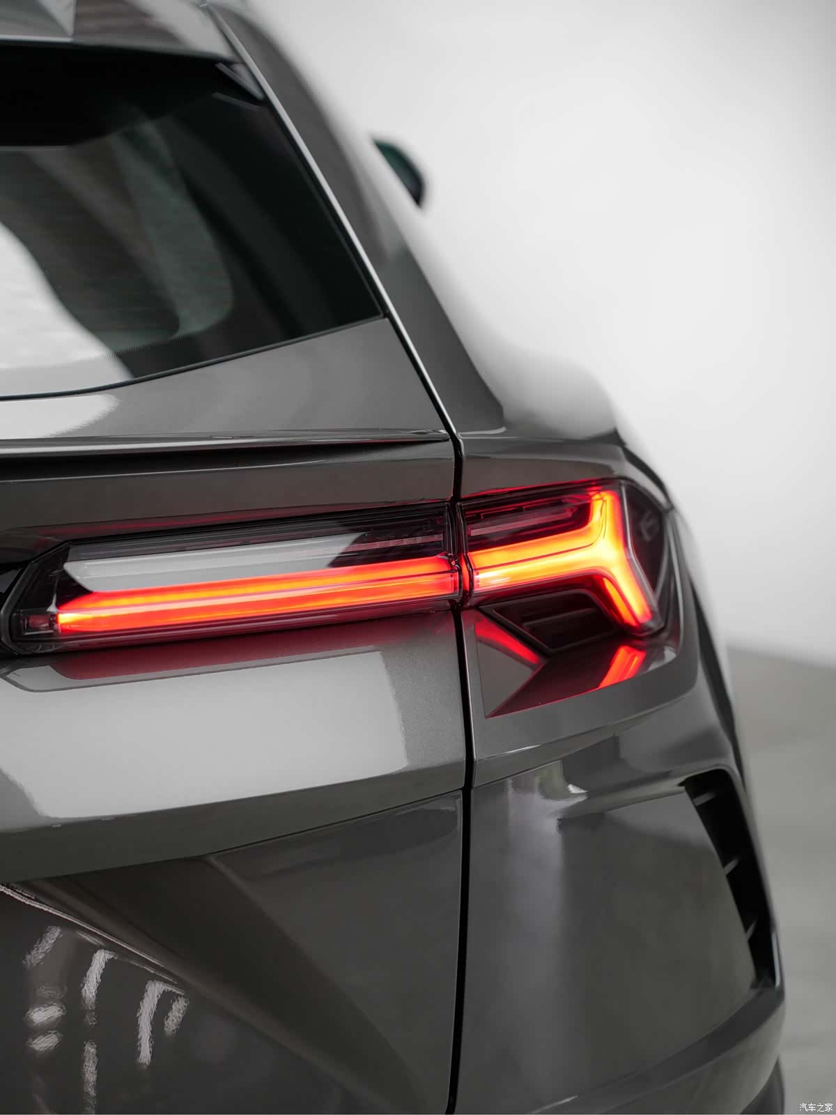 Lamborghini Urus, 2021 25