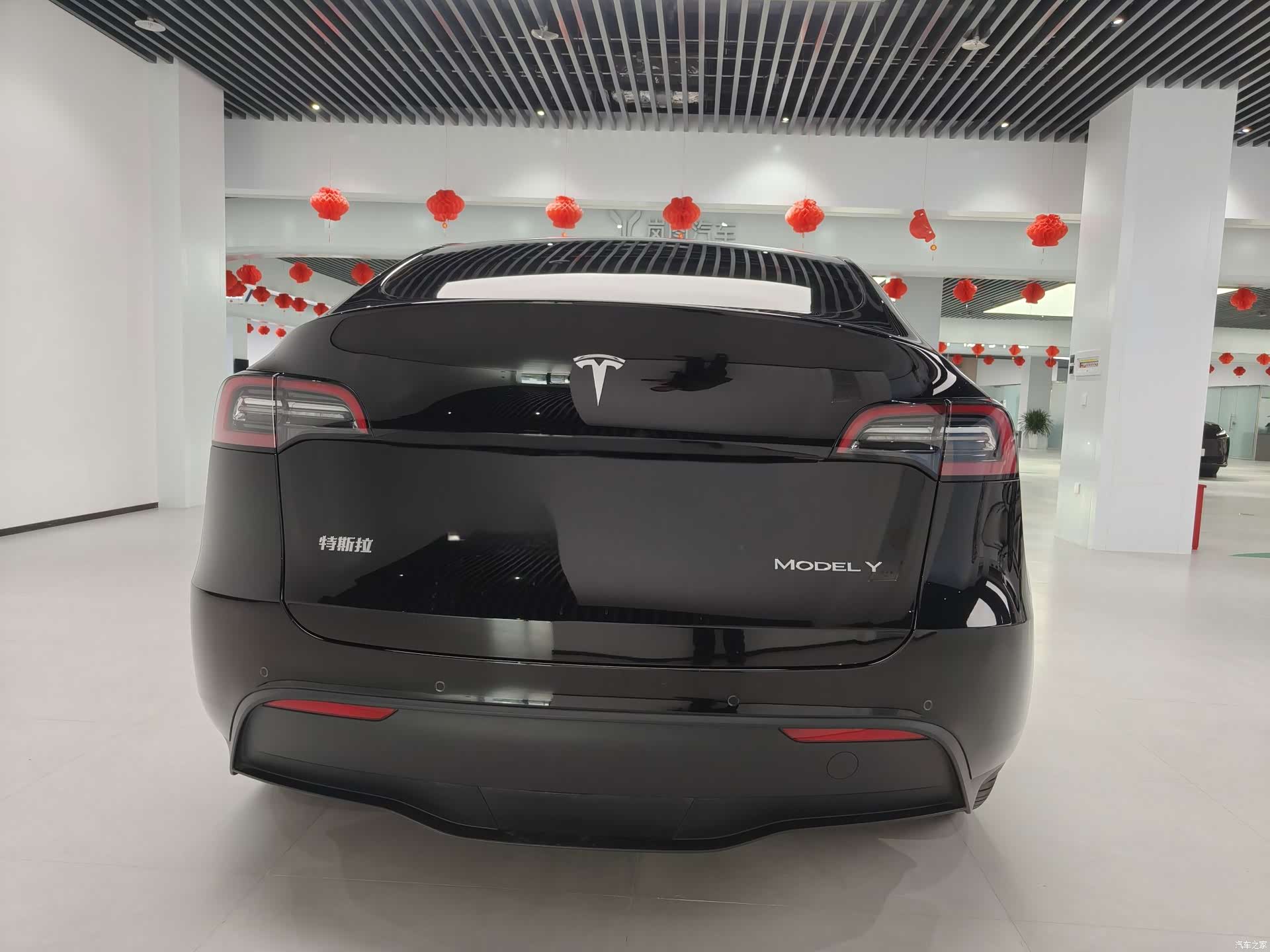 Tesla Model Y, 2023 9