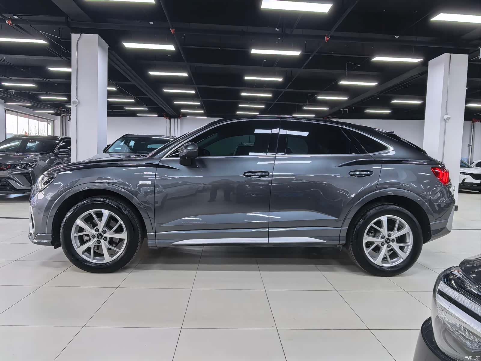 Audi Q3, 2022 6