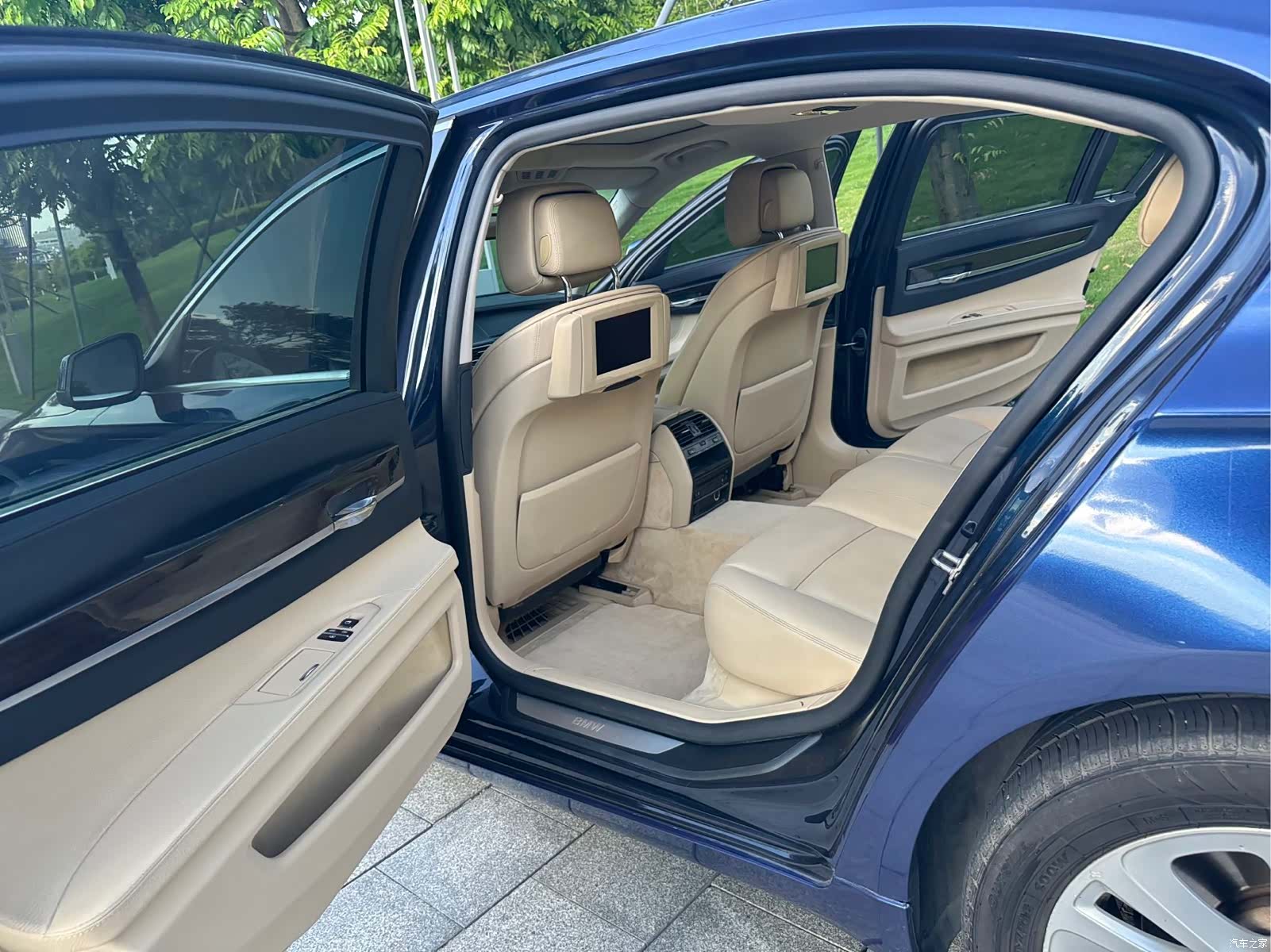 BMW 7 Series, 2010 13