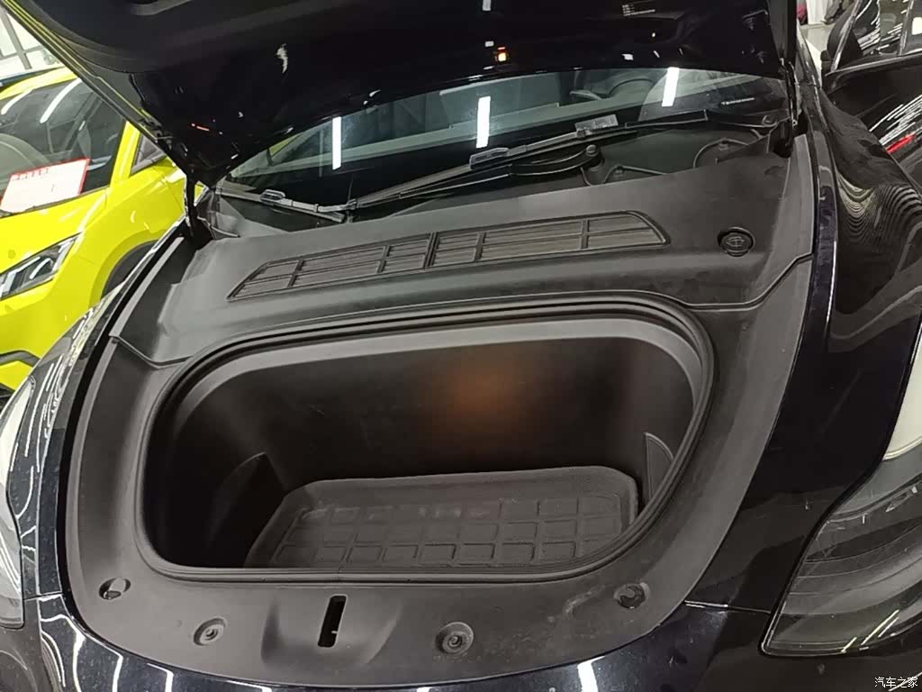Tesla Model Y, 2022 16