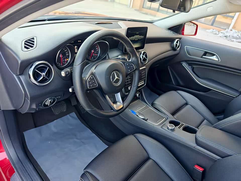 Mercedes-Benz GLA