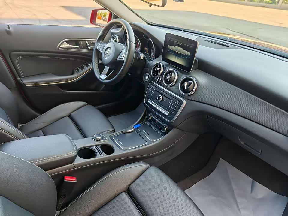 Mercedes-Benz GLA