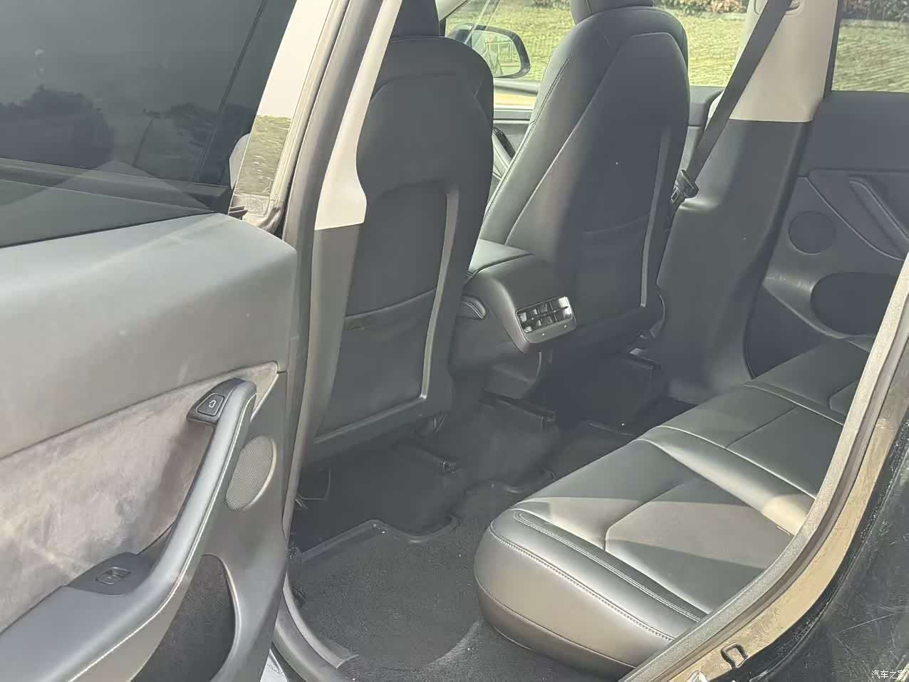 Tesla Model Y, 2021 12