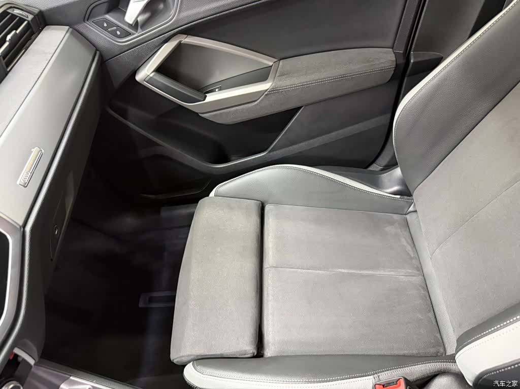 Audi Q3, 2023 13