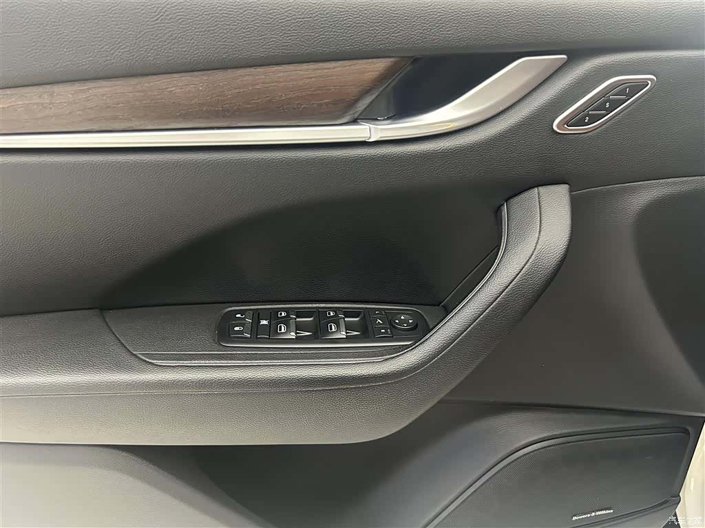 Maserati Levante, 2018 6