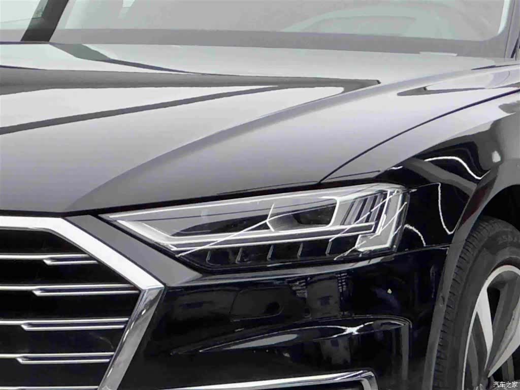 Audi A8L, 2022 3
