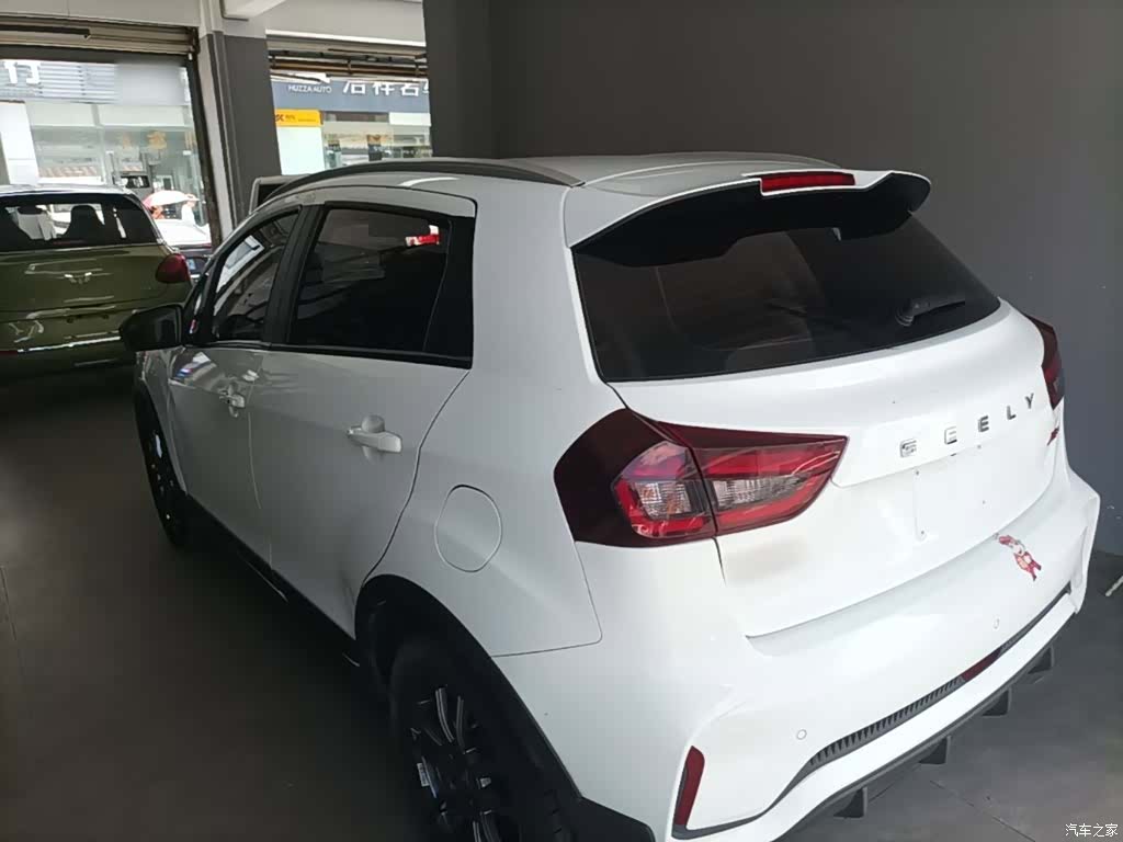 Geely X3, 2021 все фото