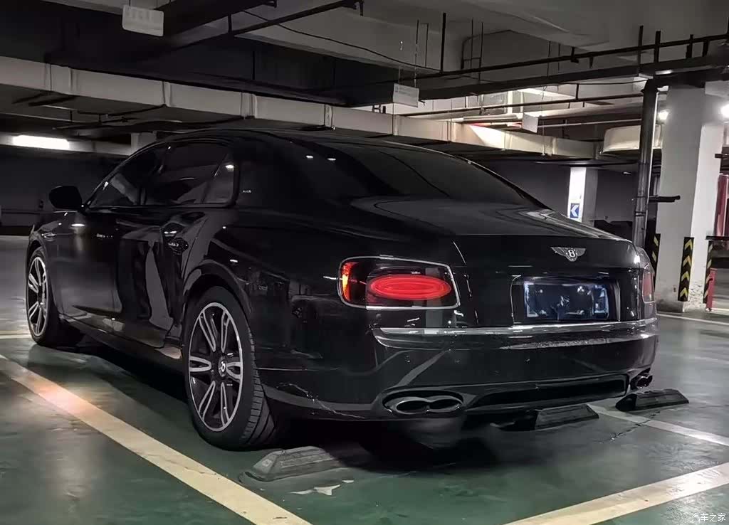 Bentley Flying Spur, 2017 3