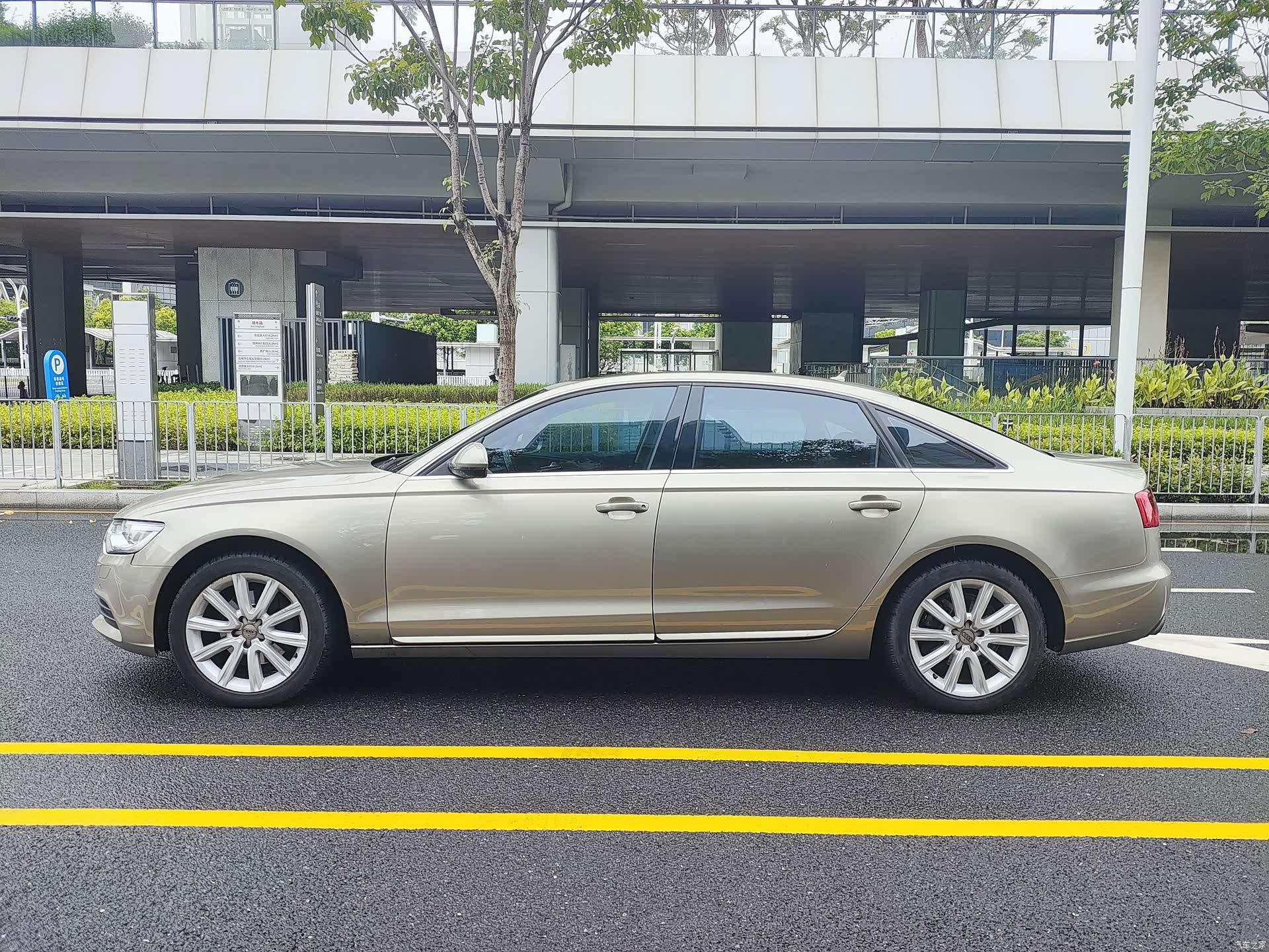 Audi A6L, 2014 4
