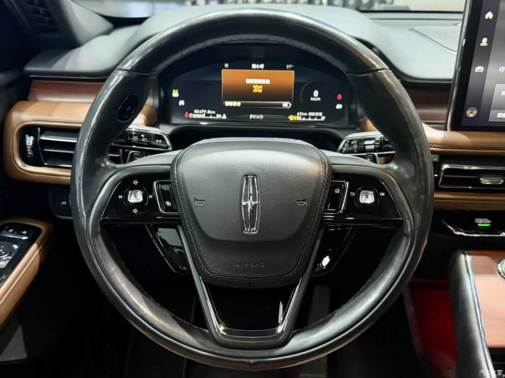 Lincoln Aviator, 2021 9