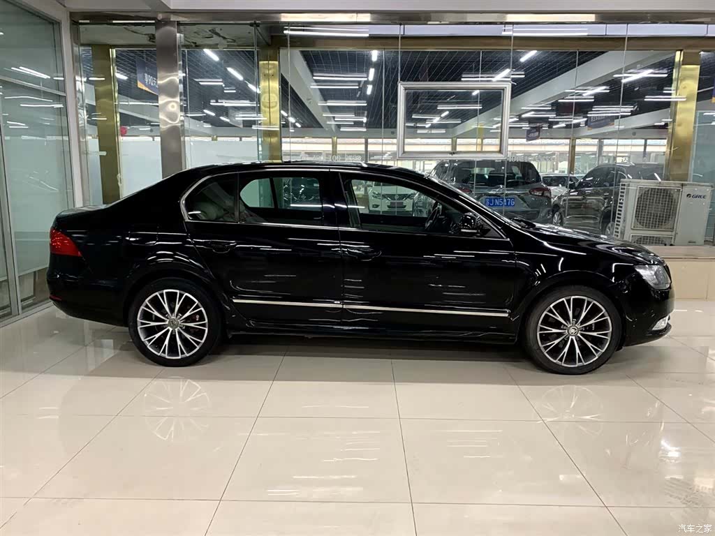 Skoda Superb, 2015 4