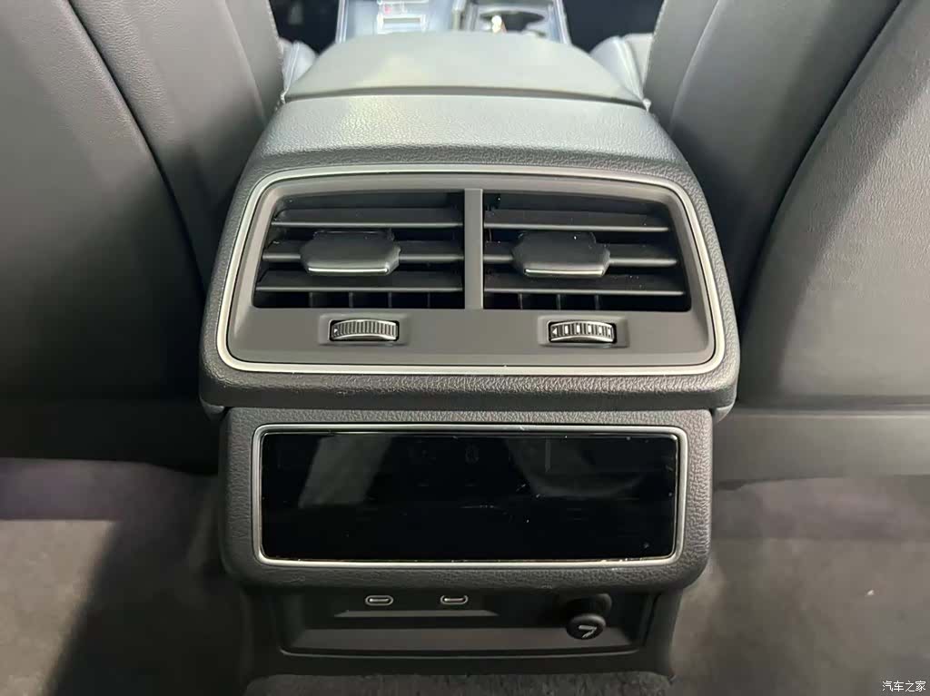 Audi A7L, 2025 16