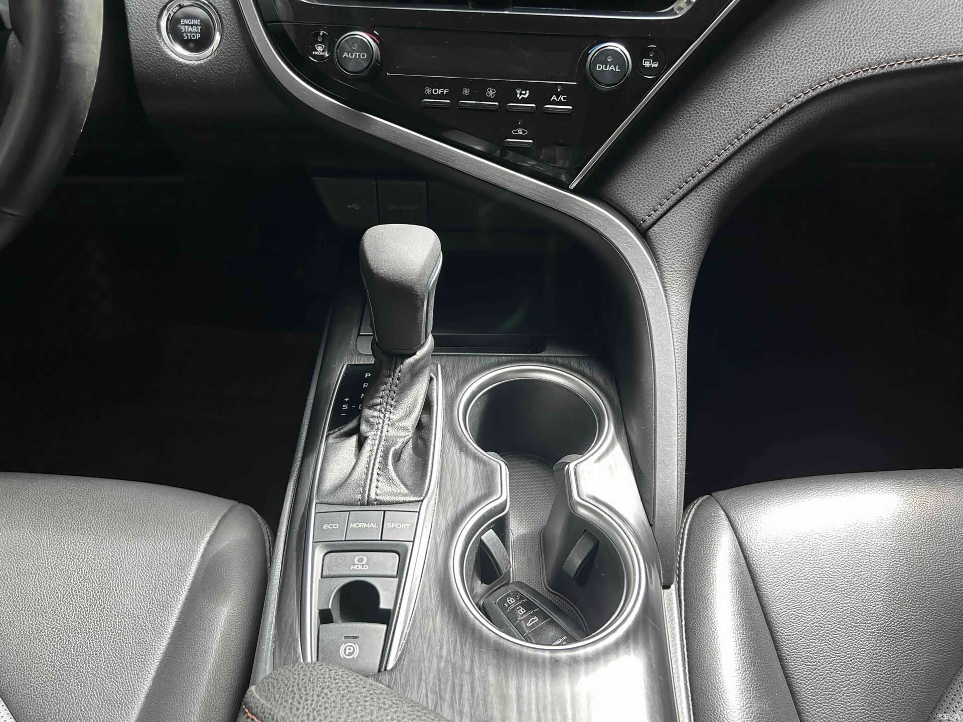 Toyota Camry, 2022 12