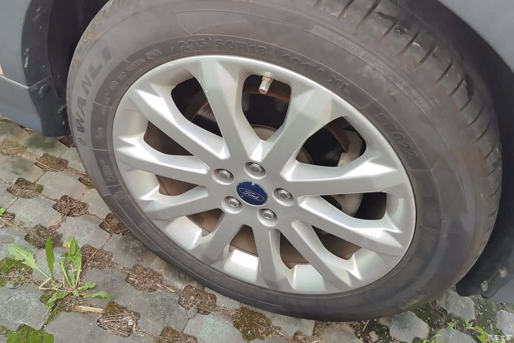 Ford Kuga, 2014 6