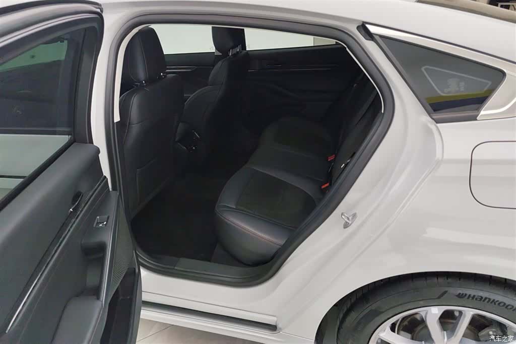 Ford Mondeo, 2023 11
