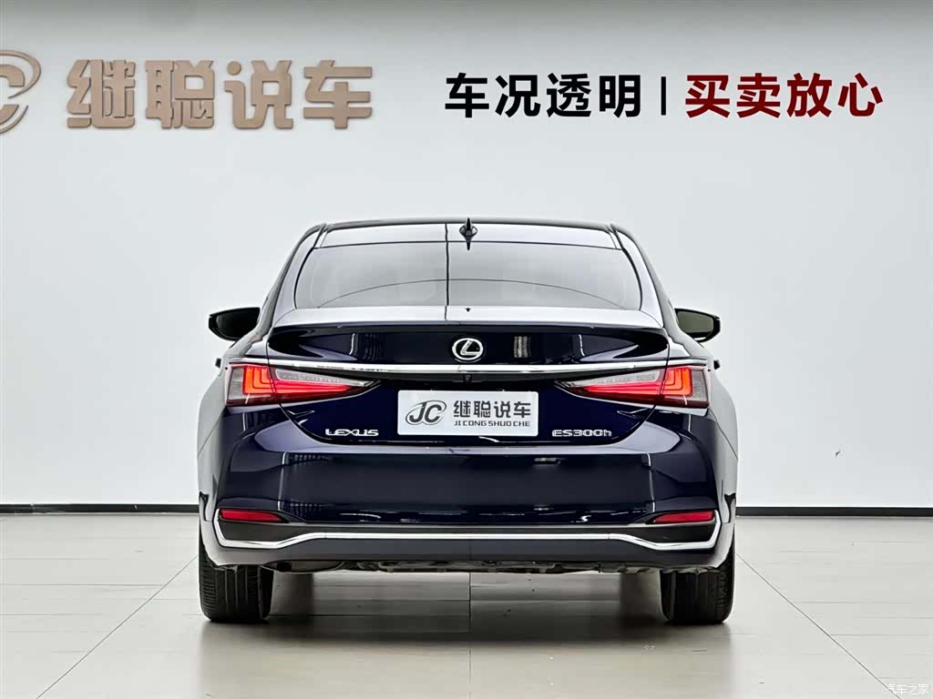 Lexus ES, 2024 4