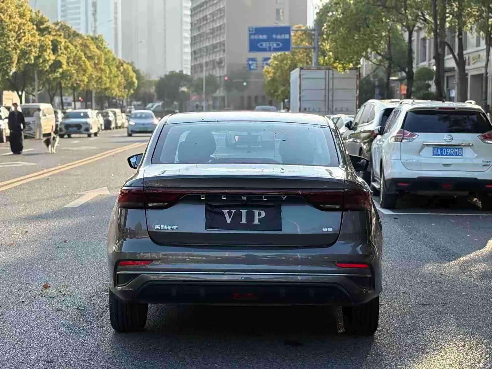 Geely Emgrand, 2022 все фото