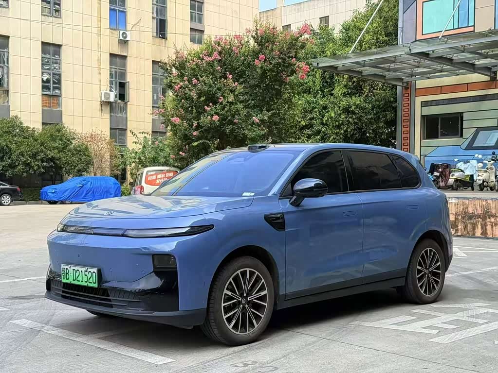 Leapmotor B10