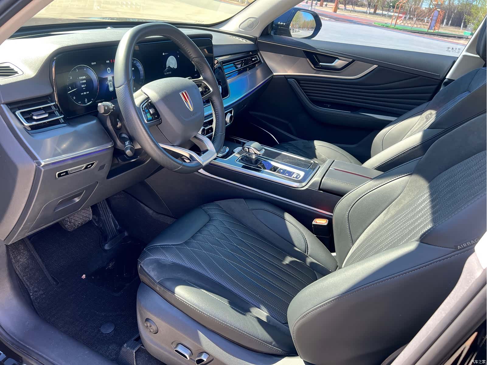 Hongqi HS5, 2023 4