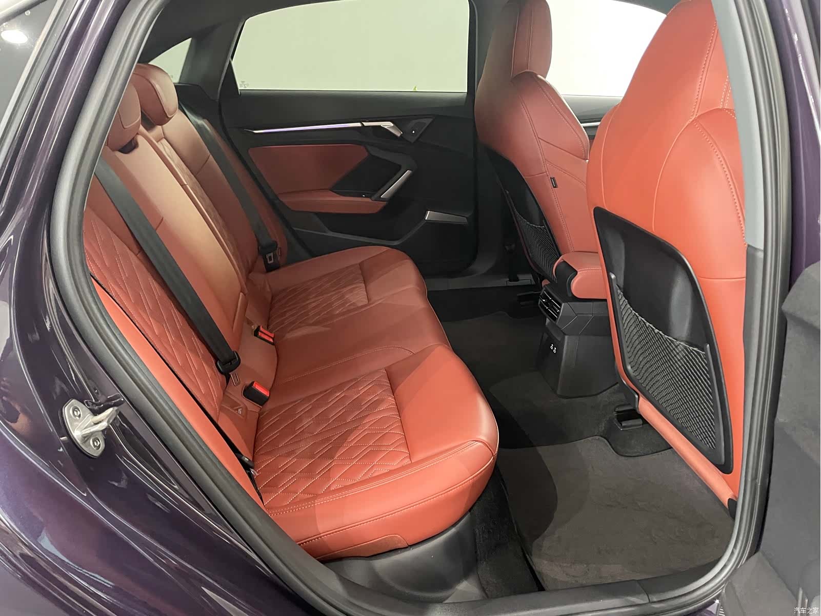 Audi Flying Spur, 2025 10