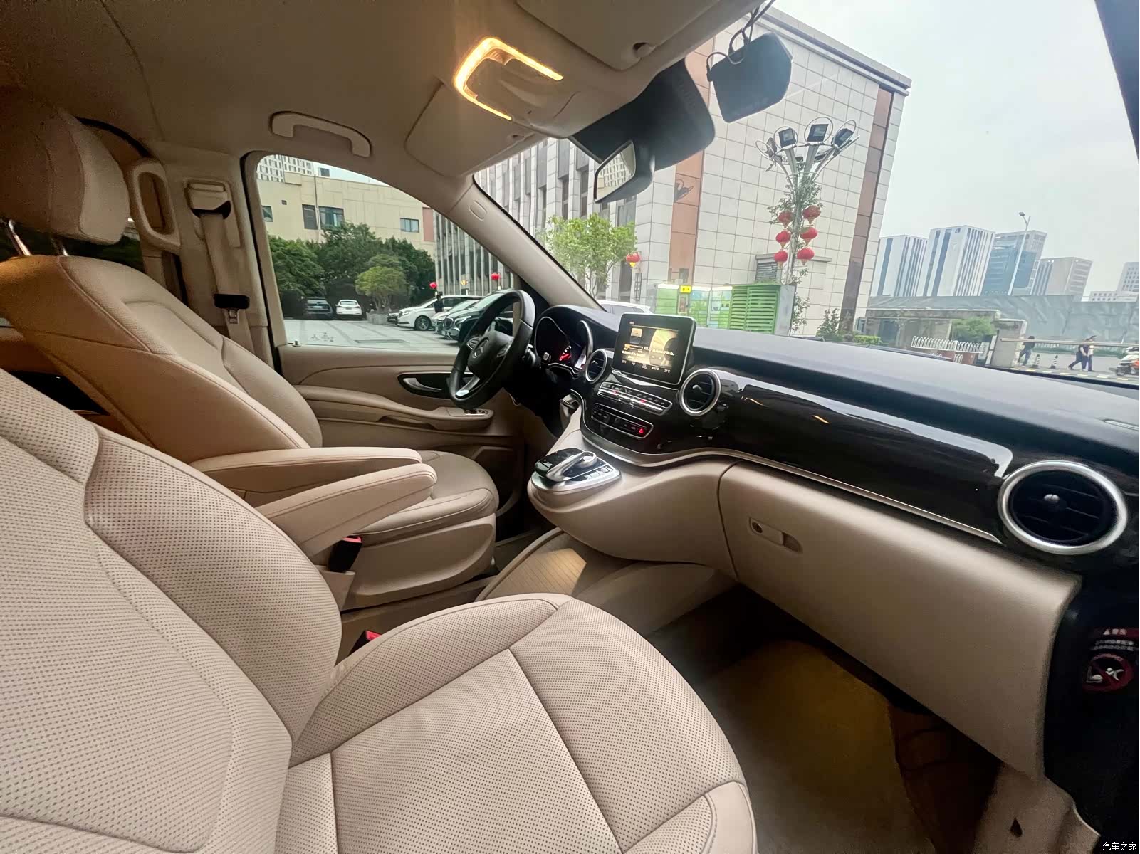 Mercedes-Benz V-Class, 2018 18