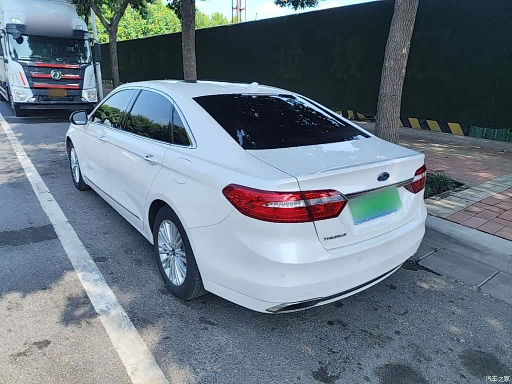 Ford Taurus, 2017 23