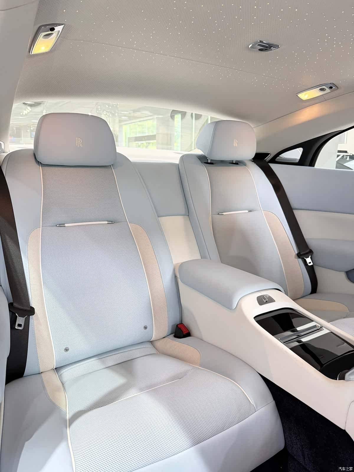 Rolls-Royce Wraith, 2021 13