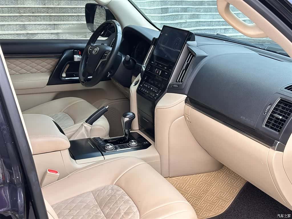 Toyota Land Cruiser, 2020 8