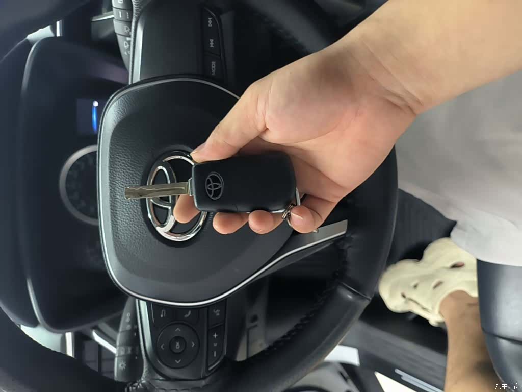 Toyota Frontlander, 2023 9