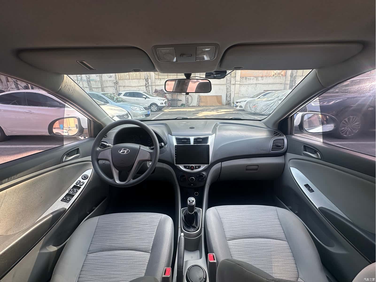 Hyundai GLS, 2016 15