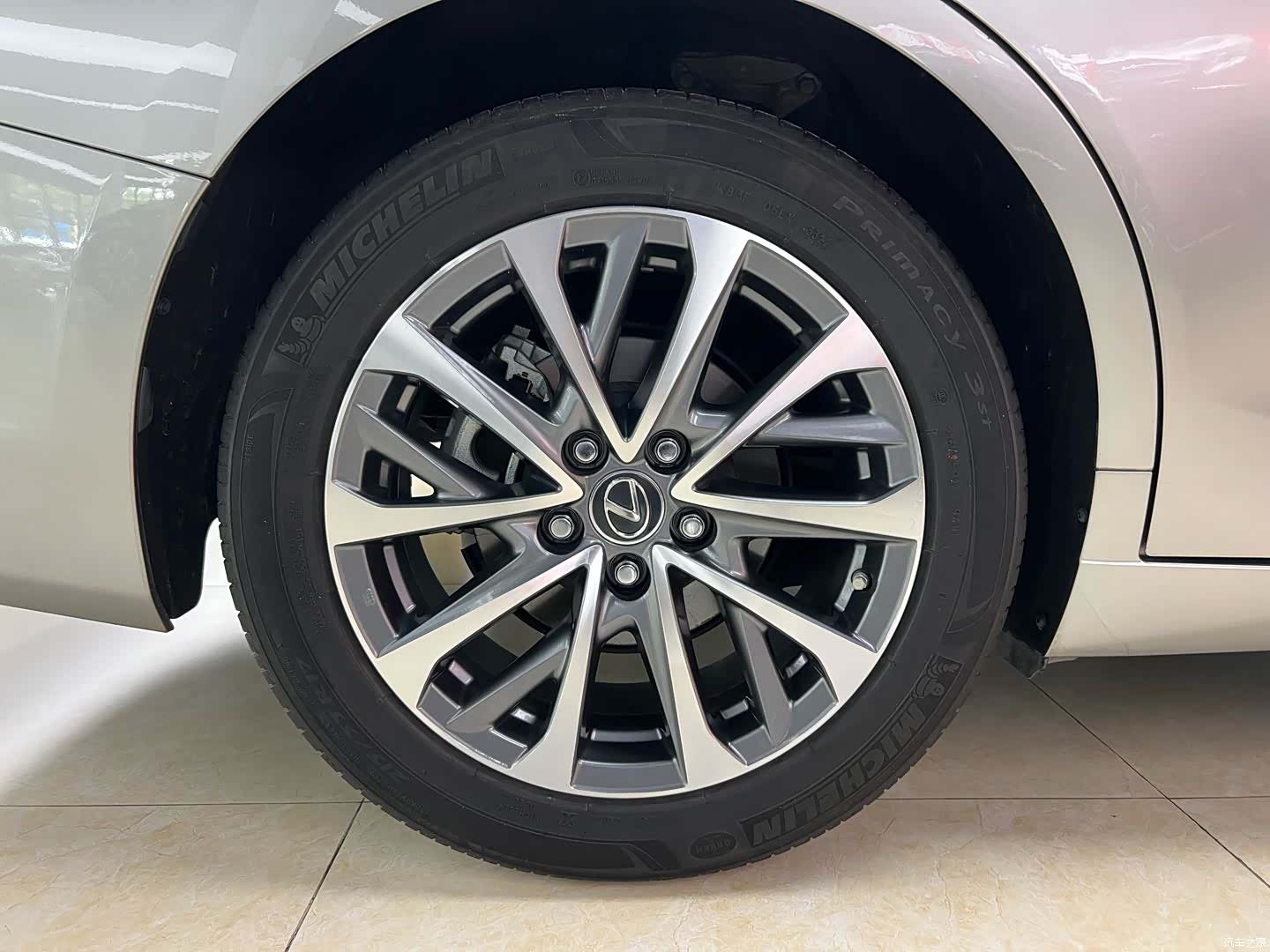 Lexus ES, 2023 27