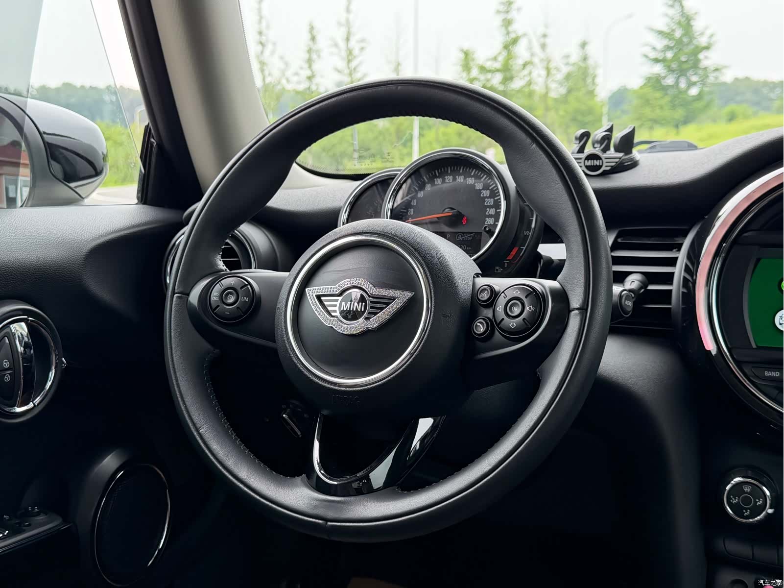 Mini ONE, 2020 14