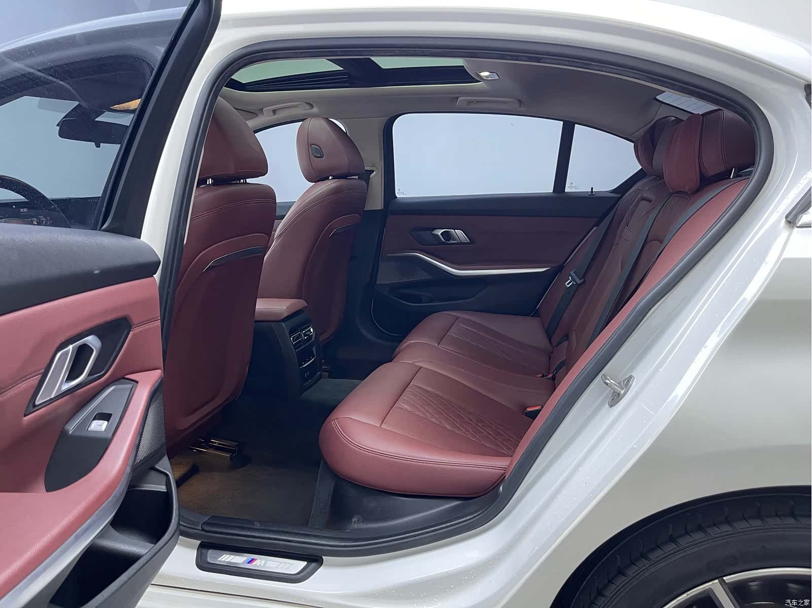 BMW 3 Series, 2023 11